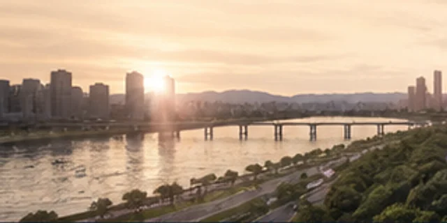 리버파크 101 남서향 전면에서 바라본 한강과 양화대교의 석양