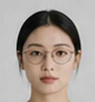 둥근형 얼굴에 가는 메탈 라운드 안경을 쓴 착용 컷