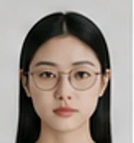 타원형 얼굴에 둥근 메탈 안경을 쓴 착용 컷
